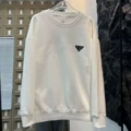 Metallic triangle round-neck sweatshirt in white