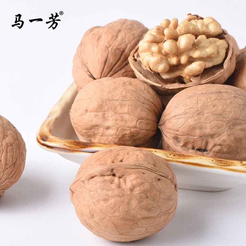 Xinjiang Specialty Paper-Skinned Walnuts 2 Pounds 185 Thin-Skinned Walnuts Factory Direct Wholesale and Retail Nut Delivery