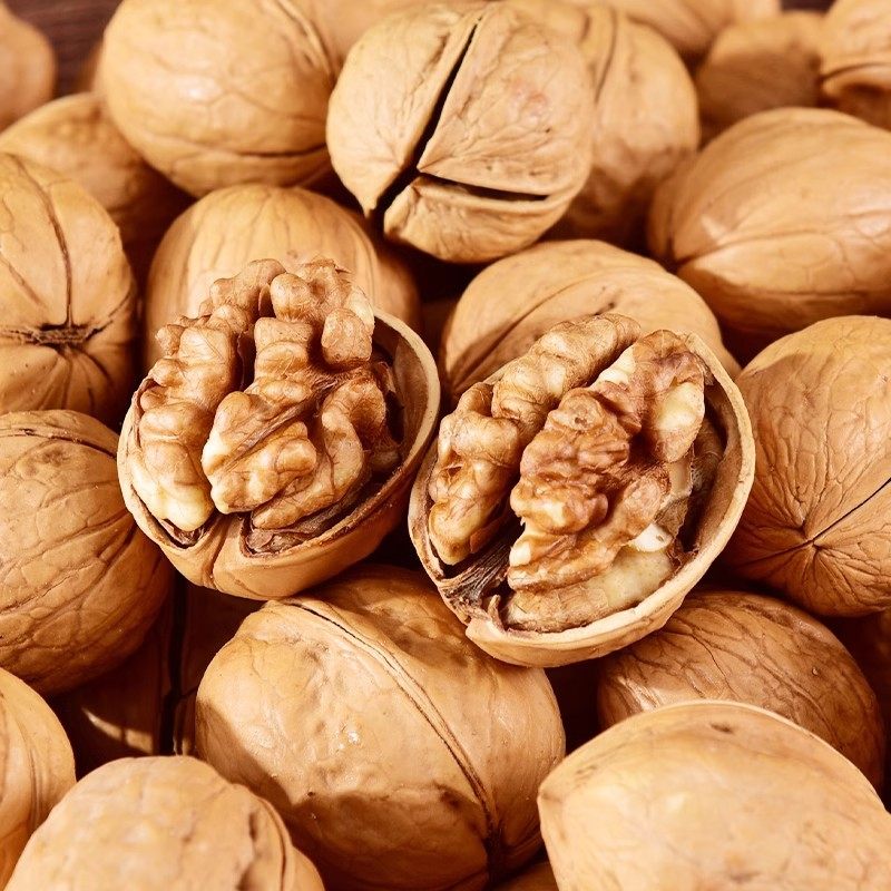 Xinjiang paper walnut new wholesale bags 500g herbal milk fried walnut hand peeled Aksu walnut