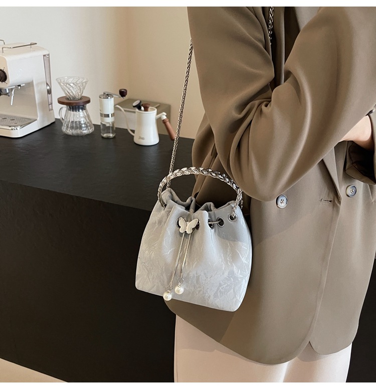 O1CN01BHoune1yV4GeBlnR3 !!2212088006583 0 cib