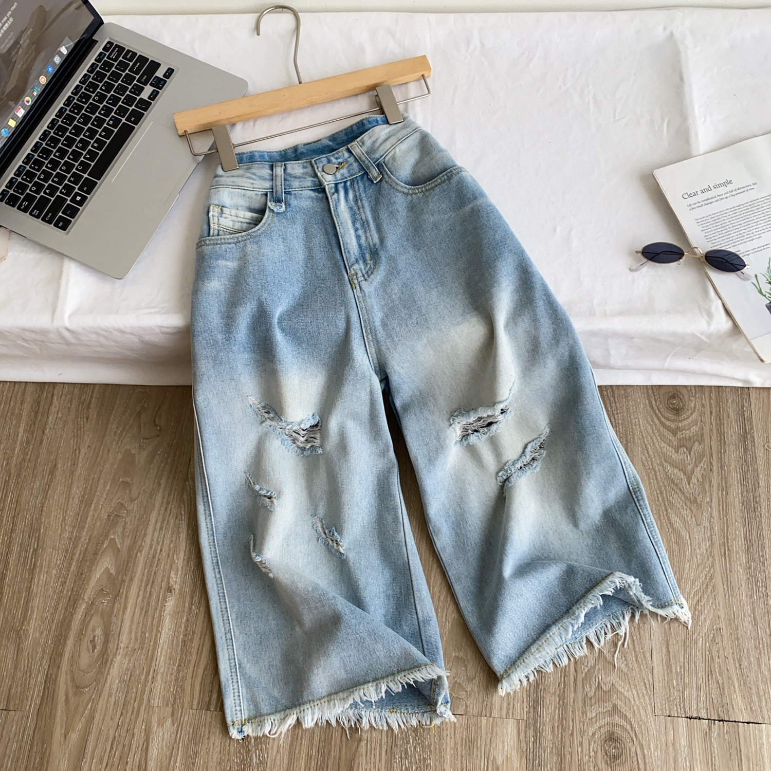 High Waisted Ripped Denim Capris for Women Lightweight Relaxed Fit Slimming Style Casual Summer Wear Wholesale