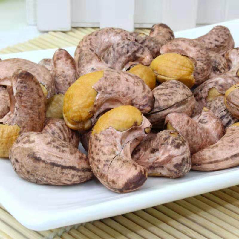 Vietnam Cashew raw materials bulk barrel A180 charcoal roasted salt baked nuts dried fruits with skin wholesale in large quantities