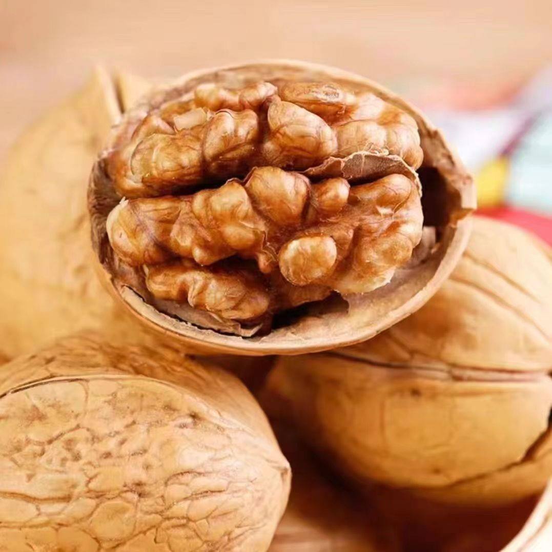 25 Years New Xinjiang Paper-Skinned Walnuts Aksu 185 Thin-Skinned Nuts Wholesale