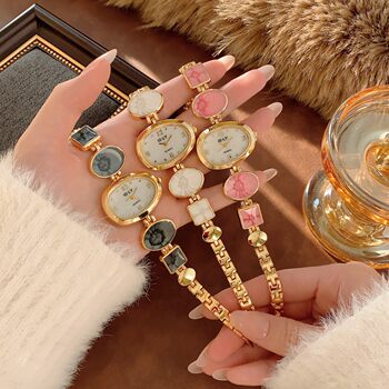 Cross-Border Popular Compact and Fashionable Love Diamond Ladies Watch Peach Heart Digital Quartz Women's Watch Bracelet Watch Foreign Trade