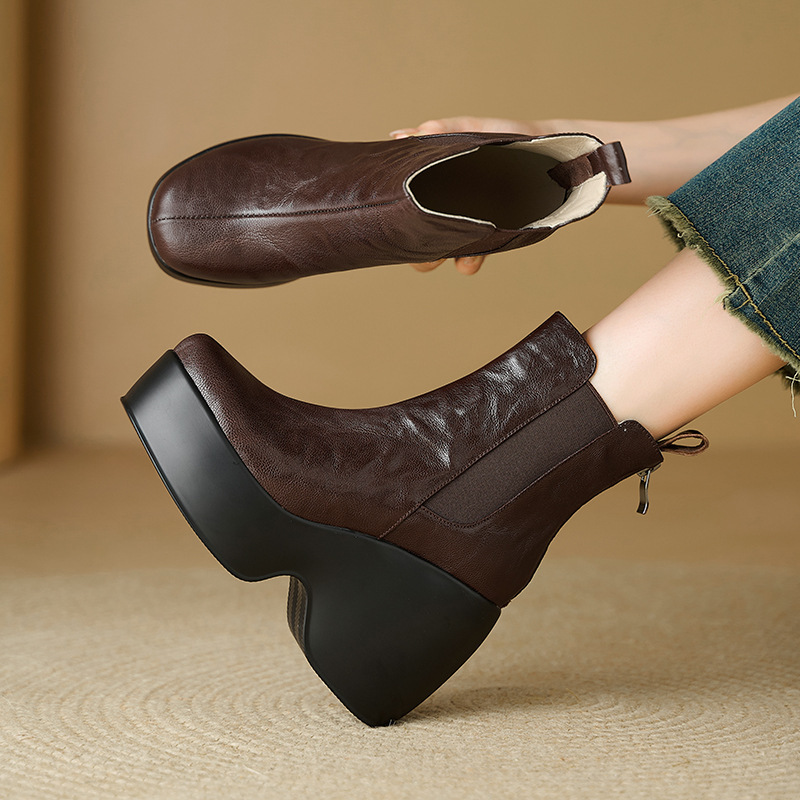 Boot nữ cổ ngắn đế dày gót xuồng mũi tròn da cừu phong cách cổ điển — màu đen, Màu nâu