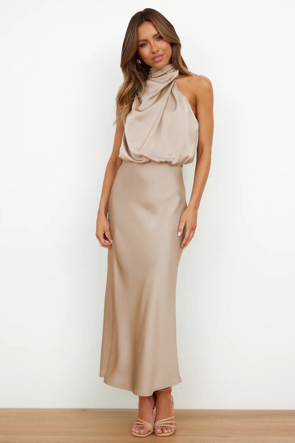 Sleeveless Satin Dress Elegant Solid Color Lightweight Fabric Spring Summer Evening Wear Wholesale Available