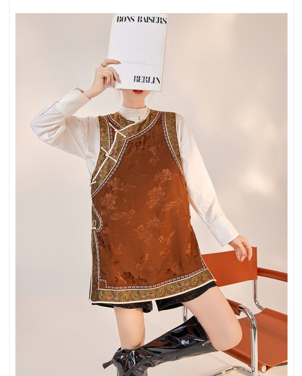 Áo vest nữ dáng trung dài màu xanh lá họa tiết hoa thêu
