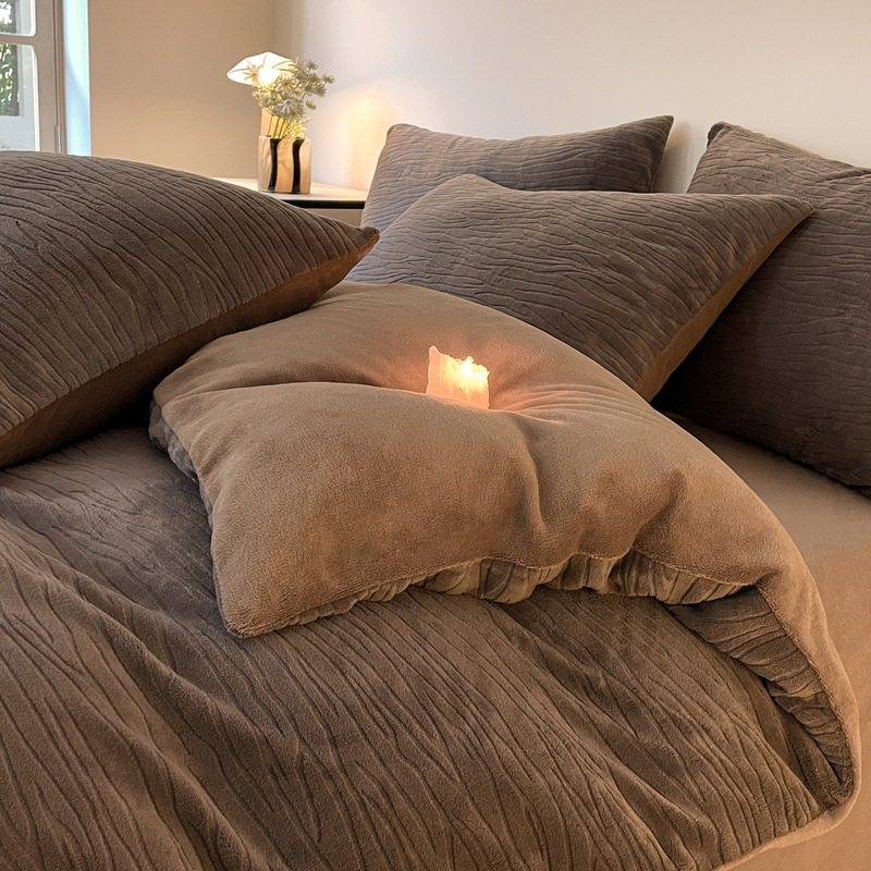 High-End Carved Milk Velvet Four-Piece Autumn and Winter Coral Velvet Quilt Cover Simple Pure Color Bed Bed Sheets Bedding Three-Piece Set