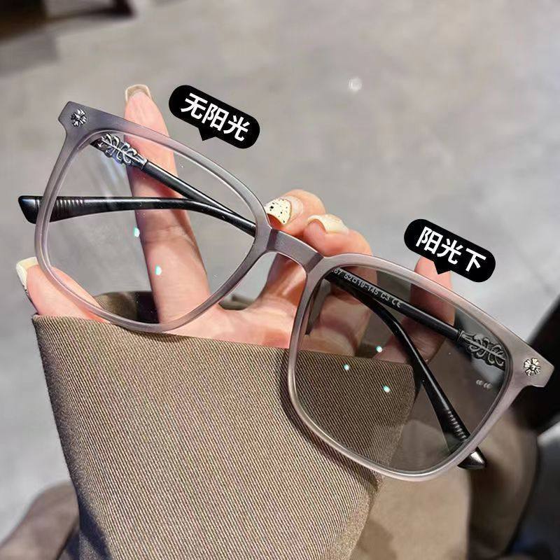 Anti-blue light discoloration glasses for female students online popular large frame myopia with degree tide without makeup male finished myopia glasses