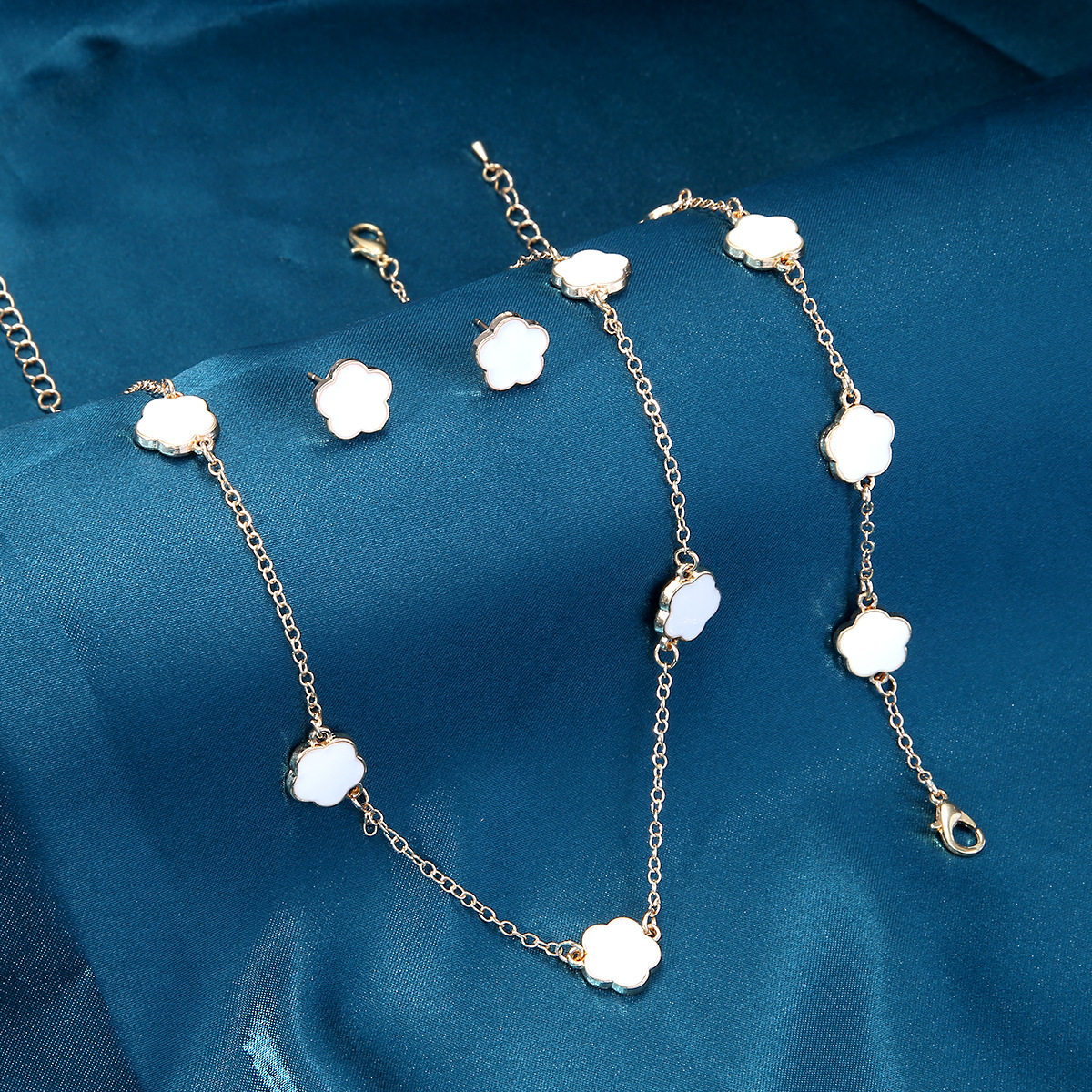 Cross-border Hot Five-petal Flower Earring Bracelet Necklace suit European and American Fashion Lucky Five-leaf Flower Bracelet Factory Direct Supply