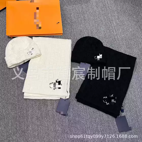 Checkerboard Embroidered Knitted Hat and Scarf Set Autumn and Winter Warm Men and Women Couple Fashion Versatile Woolen Hat and Scarf