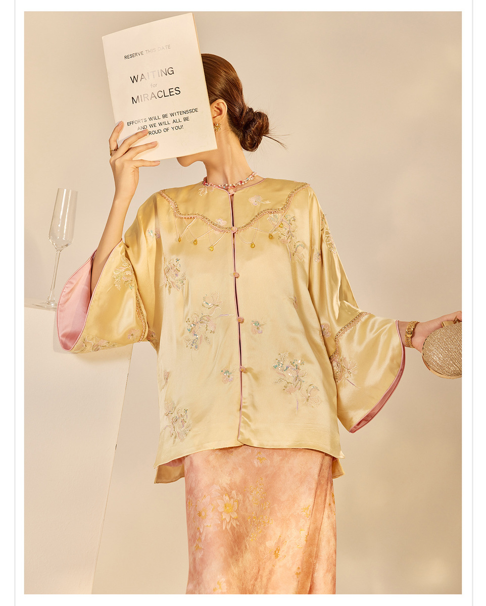 Set áo khoác và đầm hai dây thêu hoa chuyển sắc đính cườm — Áo thun (7 ngày), Áo khoác (7 ngày), Trang phục (7 ngày)