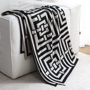 Light luxury Italian style knitted casual blanket soft wool towel air conditioning blanket travel blanket a generation of in stock