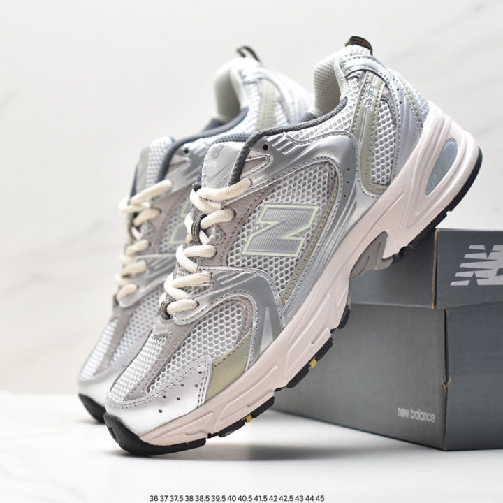 冷たい灰色の銀