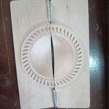 Imitation handmade dumpling making artifact oil angle printing wooden large large stuffing flour dumpling making dumpling mold