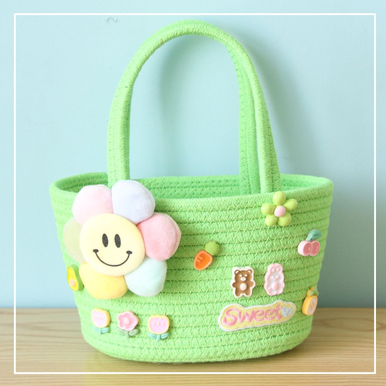 ライトグリーン スマイリー フラワー クリーム グルー ハンドバッグ