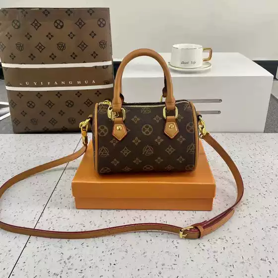 Louis Fanghua Pillow Bag Internet Celebrity This Year's Popular Mini Bag Crossover Western Style Boston Bag
