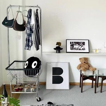 Nordic Style Floor Vertical Coat Rack Bedroom Simple Clothes Hanging Rack with Storage Basket Dirty Clothes Basket Mobile Clothes Hanging Rack