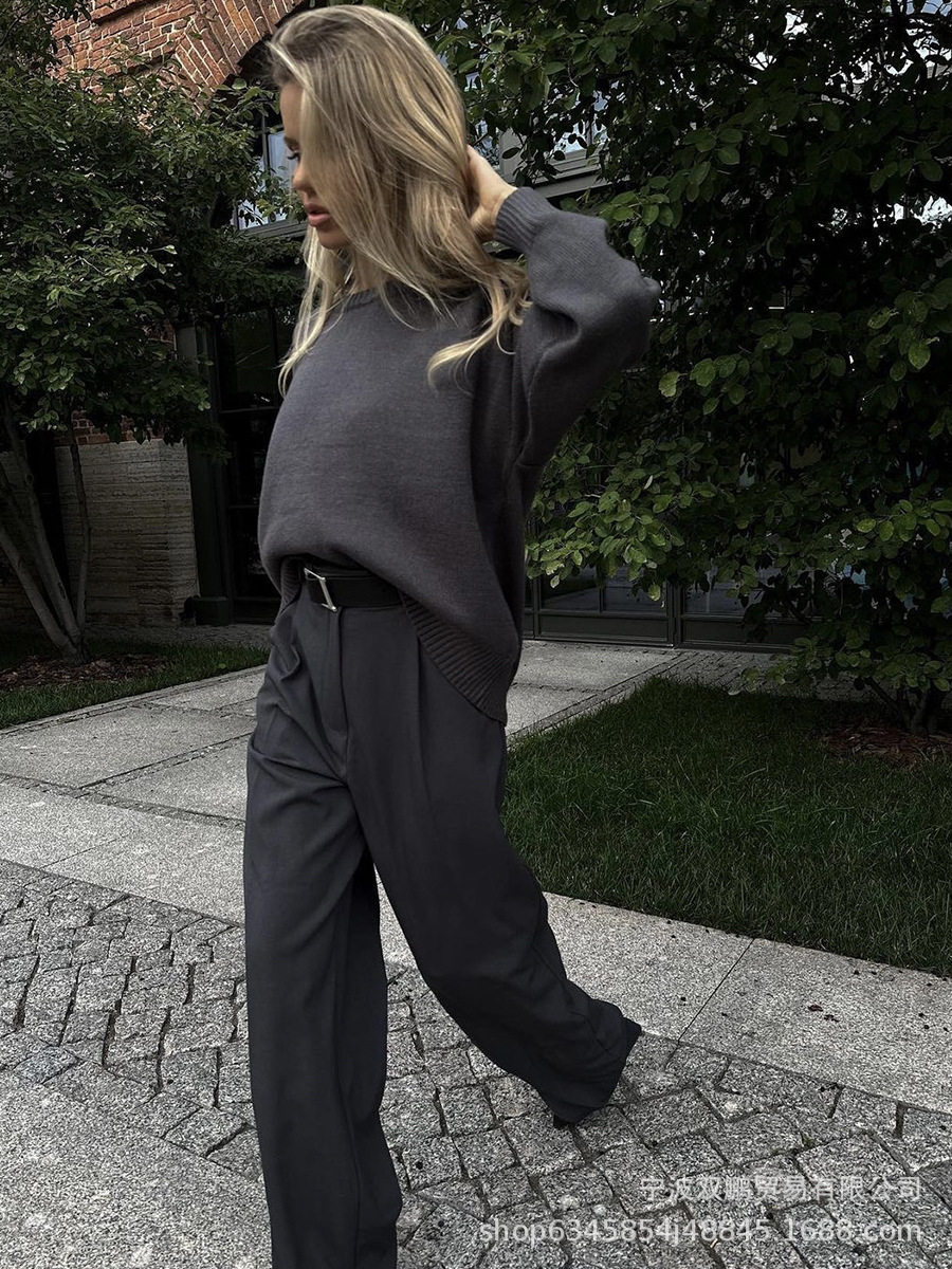 Womens Knit Sweater Round Neck Loose Fit Solid Color Autumn Winter Fashion Wholesale Available