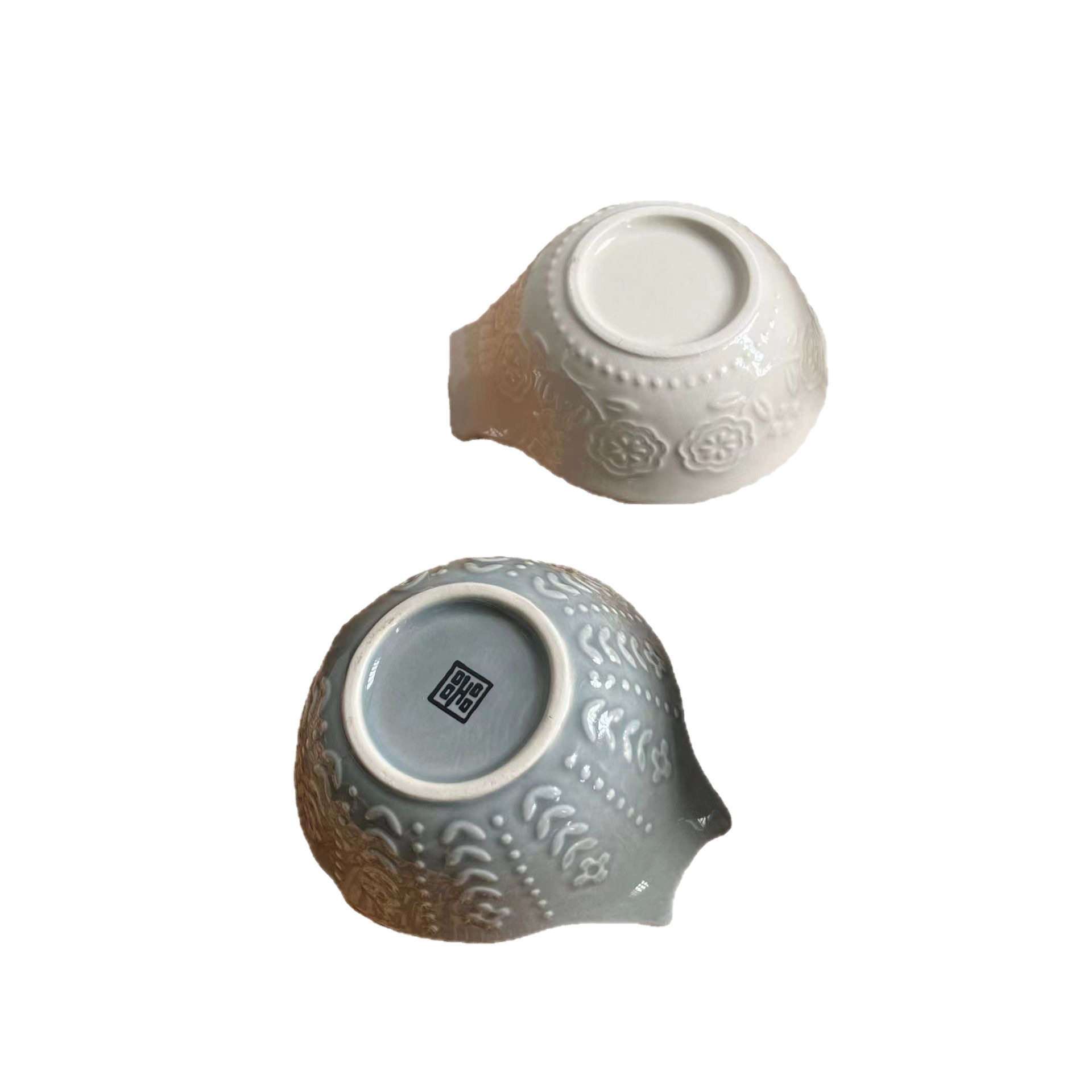 Export original Japanese-style cartoon embossed ceramic bowl children's bowl household sauce dish seasoning dish small Bowl flavor dish