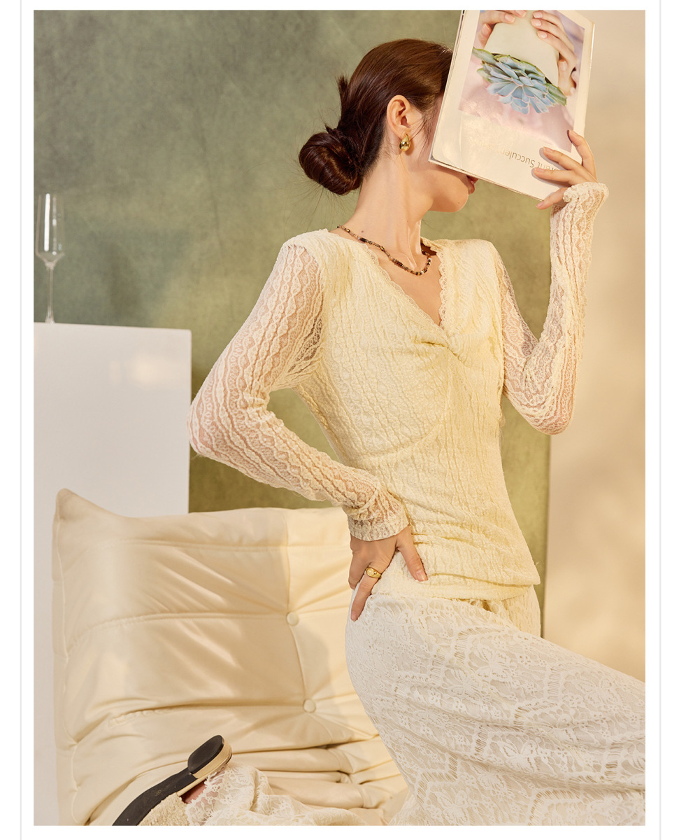 Áo thun nữ cổ chữ V thắt nút ren ôm body dài tay — Trắng ngọc trai (giao hàng trong 7 ngày)