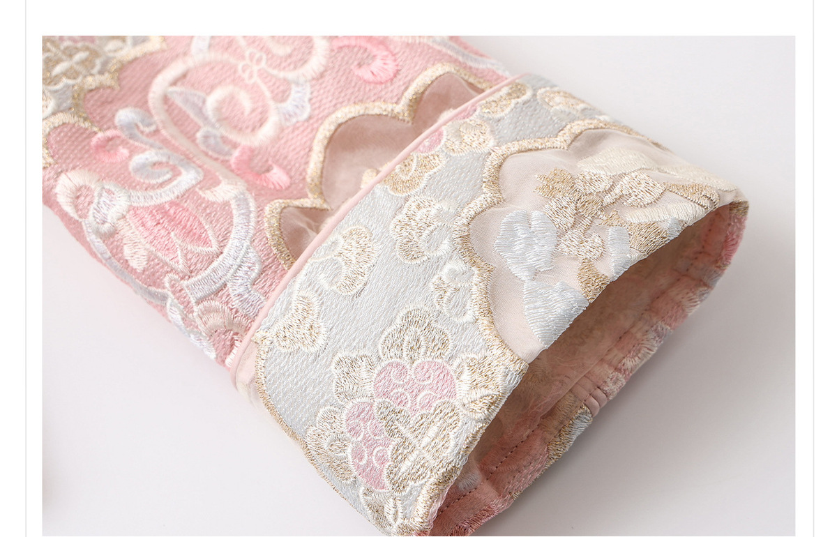 Áo vest nữ dáng gile thêu hoa cúc tơ tằm cao cấp — Áo vest màu hồng mơ (giao hàng trong 7 ngày), Áo vest màu hồng mơ (giao hàng trong ngày)