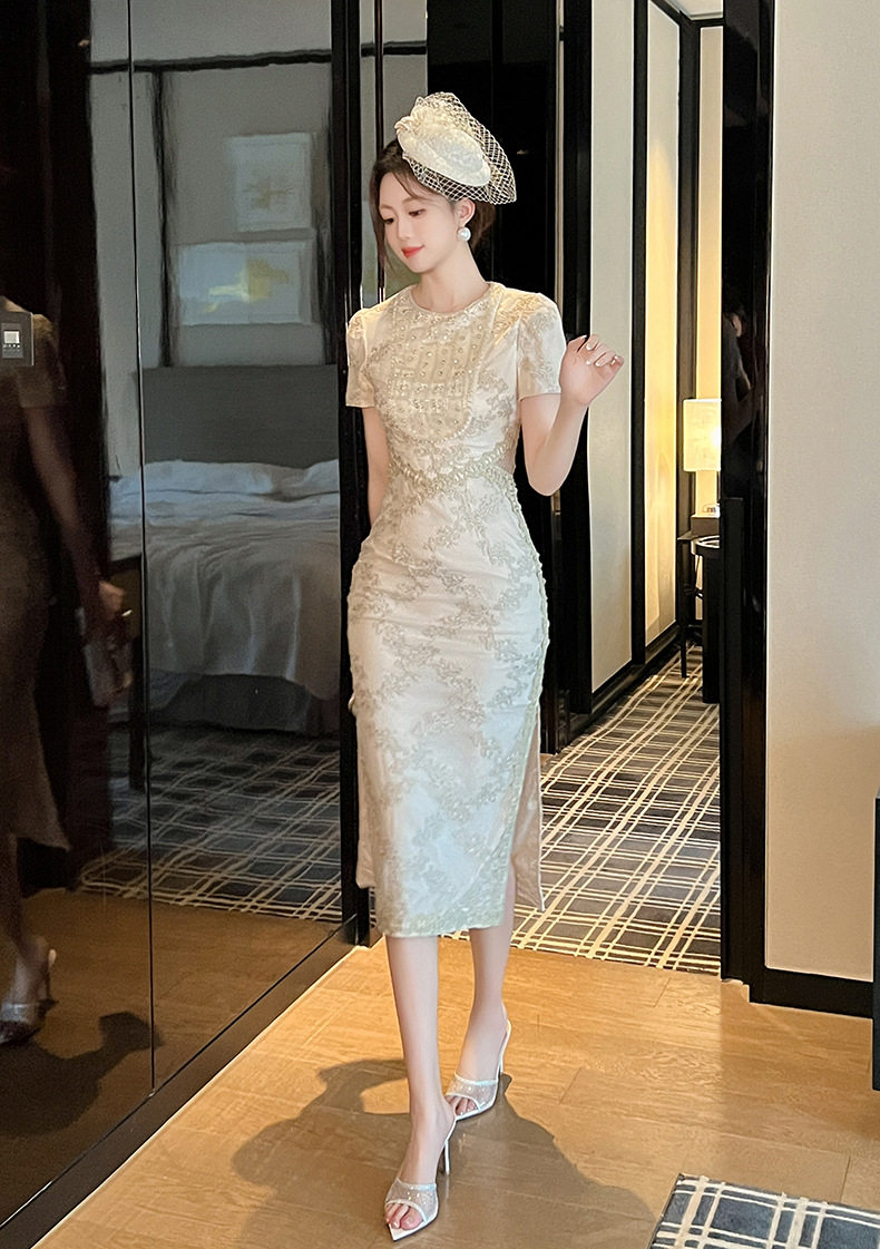 Đầm ôm body nữ ren hoa tay ngắn cổ tròn cao eo dáng dài trung niên phong cách sang trọng — [Vàng Champagne] chi tiết 4