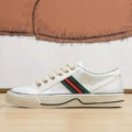 White cloth small G