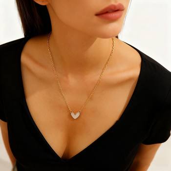 Ins Style Popular White Oil Dripping Heart Necklace for Women 2025 Niche Design Exquisite Clavicle Chain Elegant Necklace