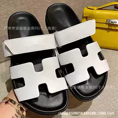 2026 New Trendy Internet Celebrity Women's Outdoor Casual Fashion Slippers with Thick Sole and Velcro Strap, Wholesale Available