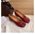 Red (thick heel) spot