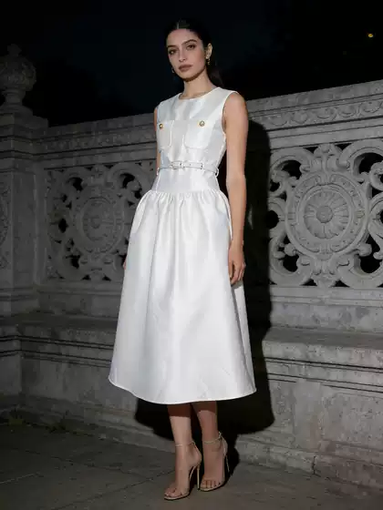 Minimalist and cool French style satin sleeveless dress, long skirt for 2026 summer women's clothing, waist cinched silhouette, solid color dress
