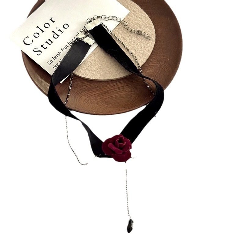 Pure desire sexy French High sense wine red rose flower clavicle chain velvet collar neck strap strap necklace for women