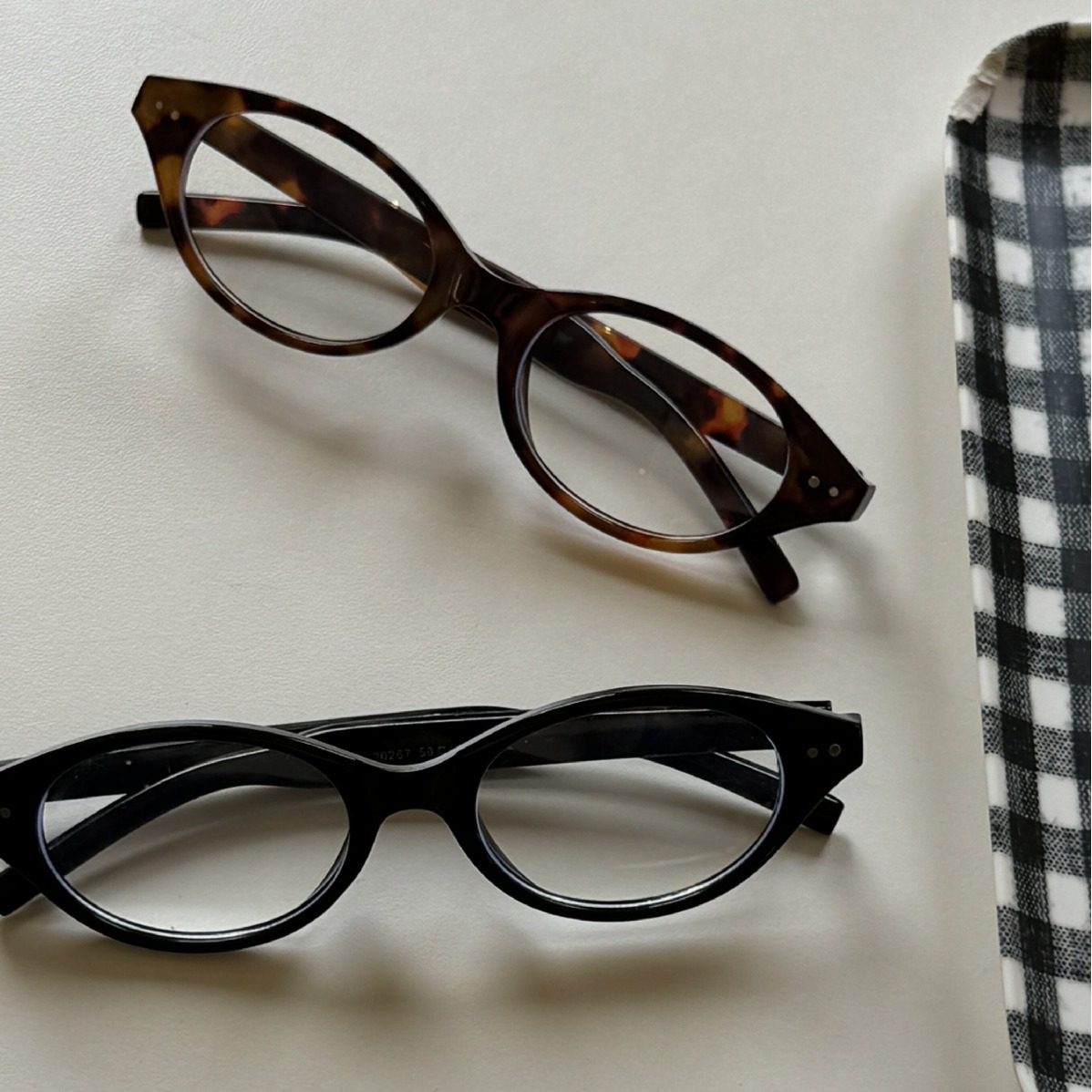 2024 New Tortoiseshell Glasses Frame for Women, Margiela Myopia Anti-Blue Optical Glasses Frame for Men, Cute Style, Small Oval