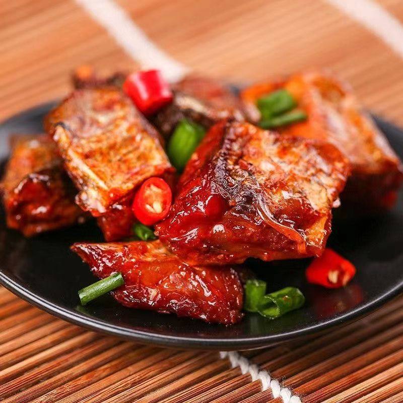 Weizhiyuan fish steak fish tail 26 g/pack Hunan specialty spicy fish block Dongting lake fish tail office rest snacks