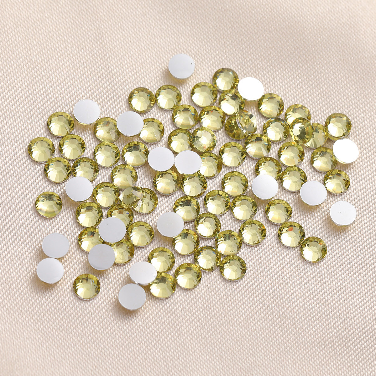 ライトイエロー