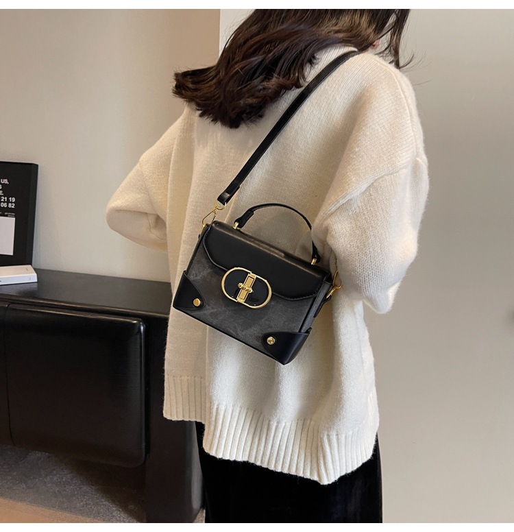 O1CN01CsGDYr1k9d1yotpLc !!2216095894641 0 cib