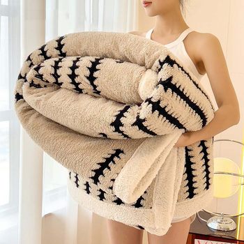 Thickened milk velvet cationic blanket office nap blanket sofa cover blanket coral velvet shawl small quilt autumn and winter