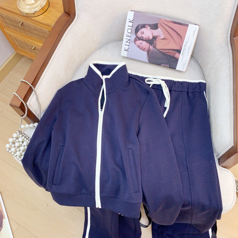 Bộ đồ nữ áo hoodie cổ cao phối màu kèm quần dài ống rộng lưng thun — Áo khoác màu xanh navy, Quần dài casual màu xanh navy