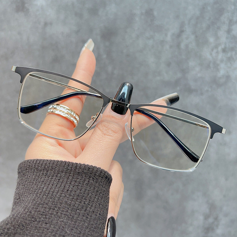 Square anti-blue light radiation glasses men's myopia with degree can be equipped with Korean tide eyebrow line half frame technology Men's eye frame