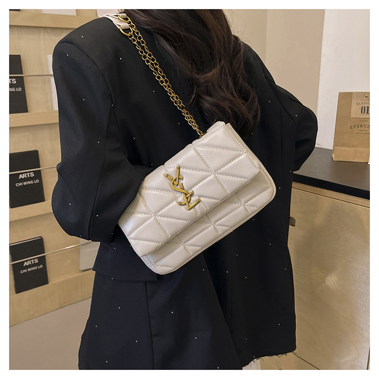 O1CN01D14fhP232HUVVZzQG !!2215817057197 0 cib