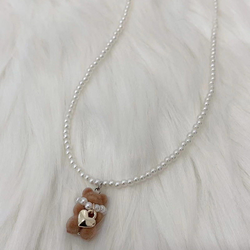 ヒグマのネックレス