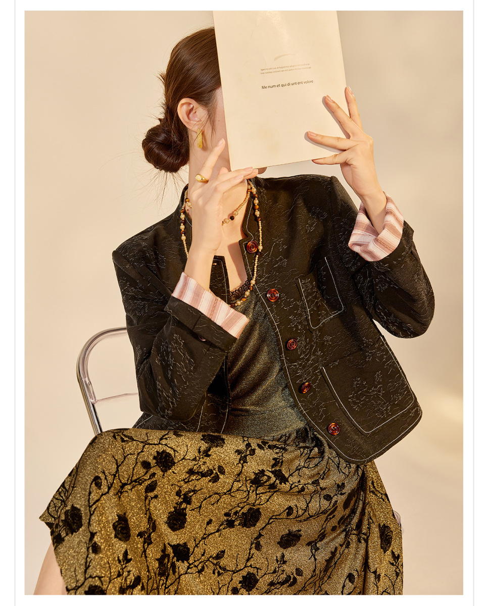 Áo khoác ngắn dệt jacquard họa tiết hoa cổ tròn tay dài phong cách retro — Lan Dạ Hắc (giao hàng 7 ngày)