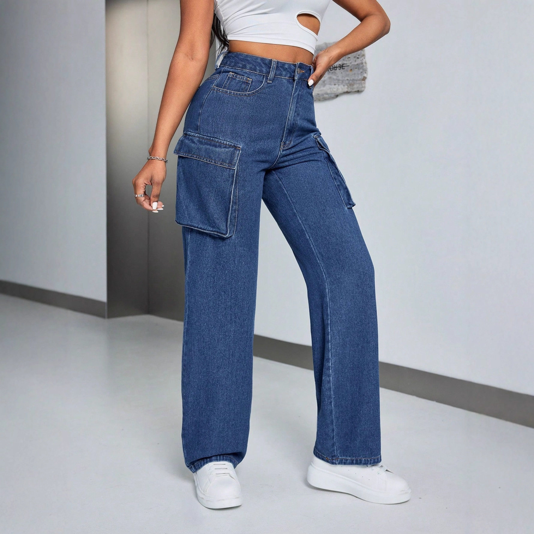 Loose Fit Wide Leg Denim Trousers for Women Large Pockets Casual Style Comfortable Fabric Available for Wholesale