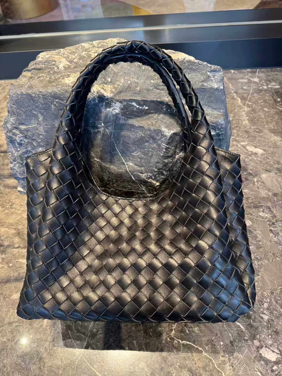 Cross-Border 2025 Simple Fashion Tote Bag Nappa Sheepskin Retro Woven Shoulder Bag Large Capacity Factory Wholesale