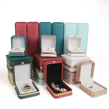 Box bracelet pendant outer packaging storage box long edge outer bracelet outsourcing chain golden edge ring PU leather Crystal