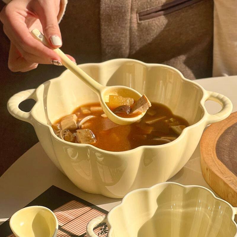 カスタード - 9.5inch ツインイヤーボウル [1 ボウル、1 スプーン]