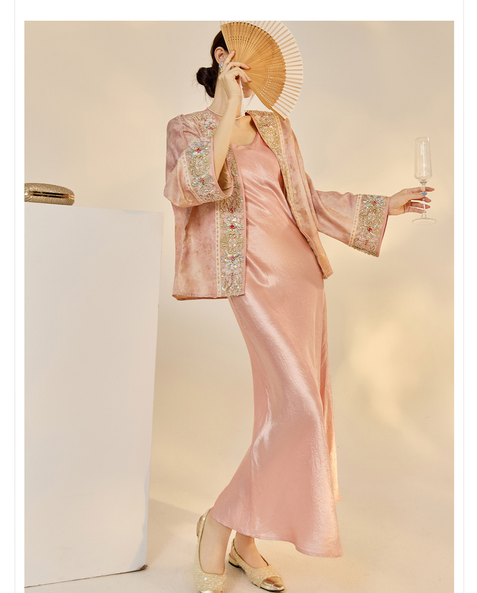 Áo khoác cardigan nữ thêu nổi cầu kỳ cổ chữ V dáng suông — Phấn phủ Peach Mist (giao hàng trong 7 ngày)