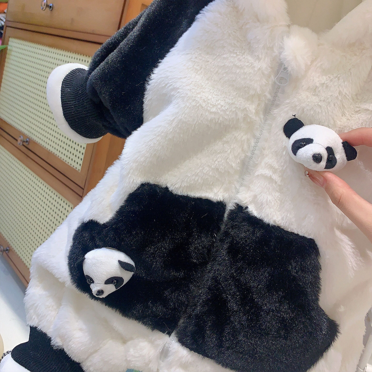 26Th Winter Model for Boys and Girls, Fleece-Lined and Thickened for Warmth, Cute Panda Cartoon Romper, Fashionable Outdoor Clothing