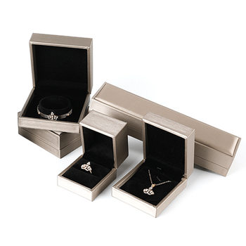 Jewelry Jewelry Box Bronzing LOGO Ring Box Wedding Pendant Packaging Box Earrings Storage Box Brooch Box